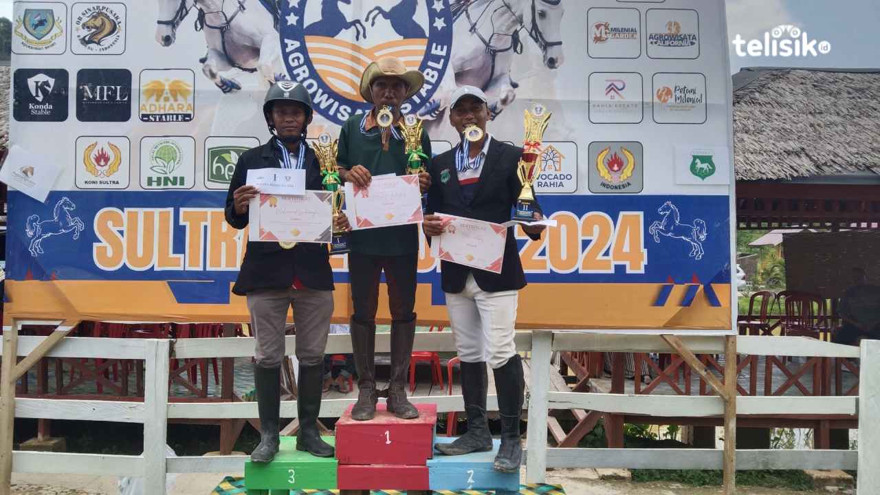 Tuan Rumah Sabet Medali Emas di Kejuaraan Jumping Show Sultra Berkuda