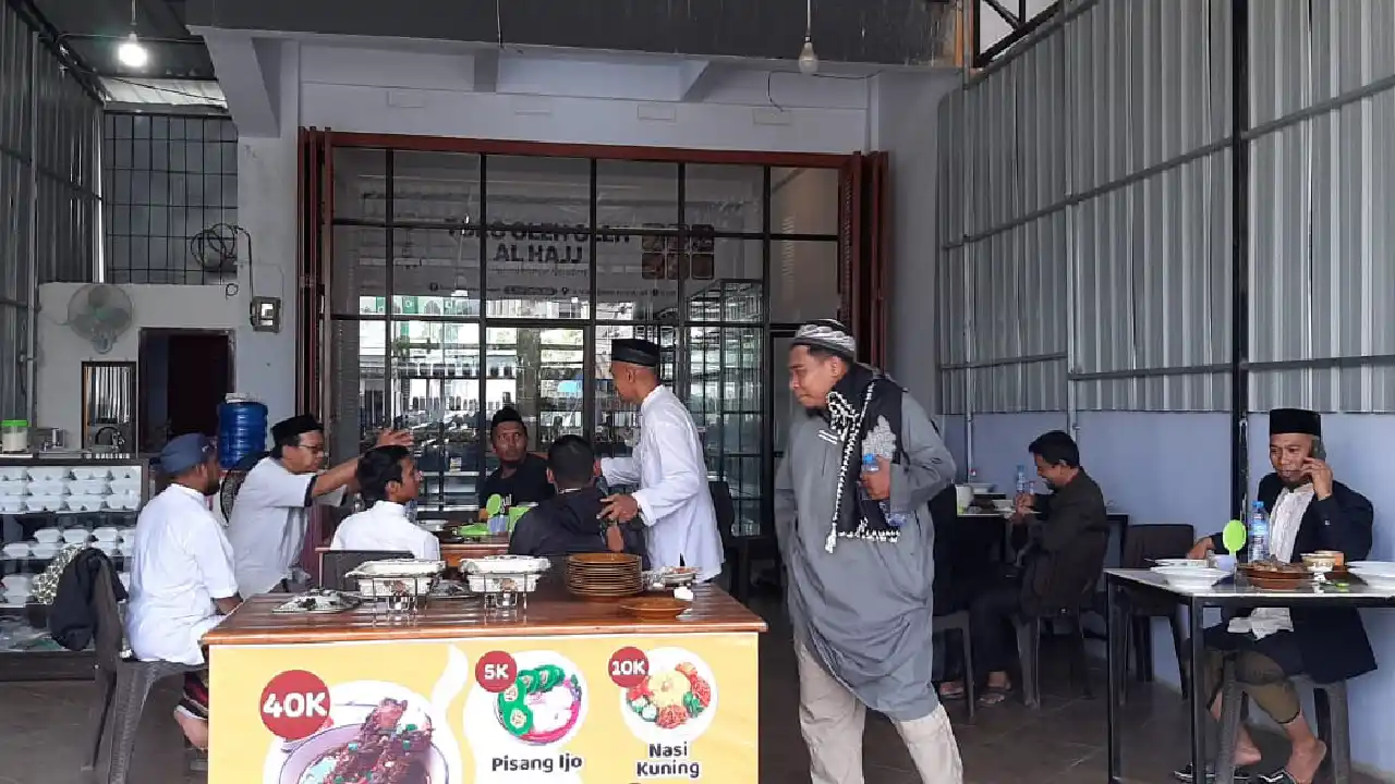 Warung di Kendari Ini Hadirkan Menu Sop Konro dengan Racikan Bumbu Spesial