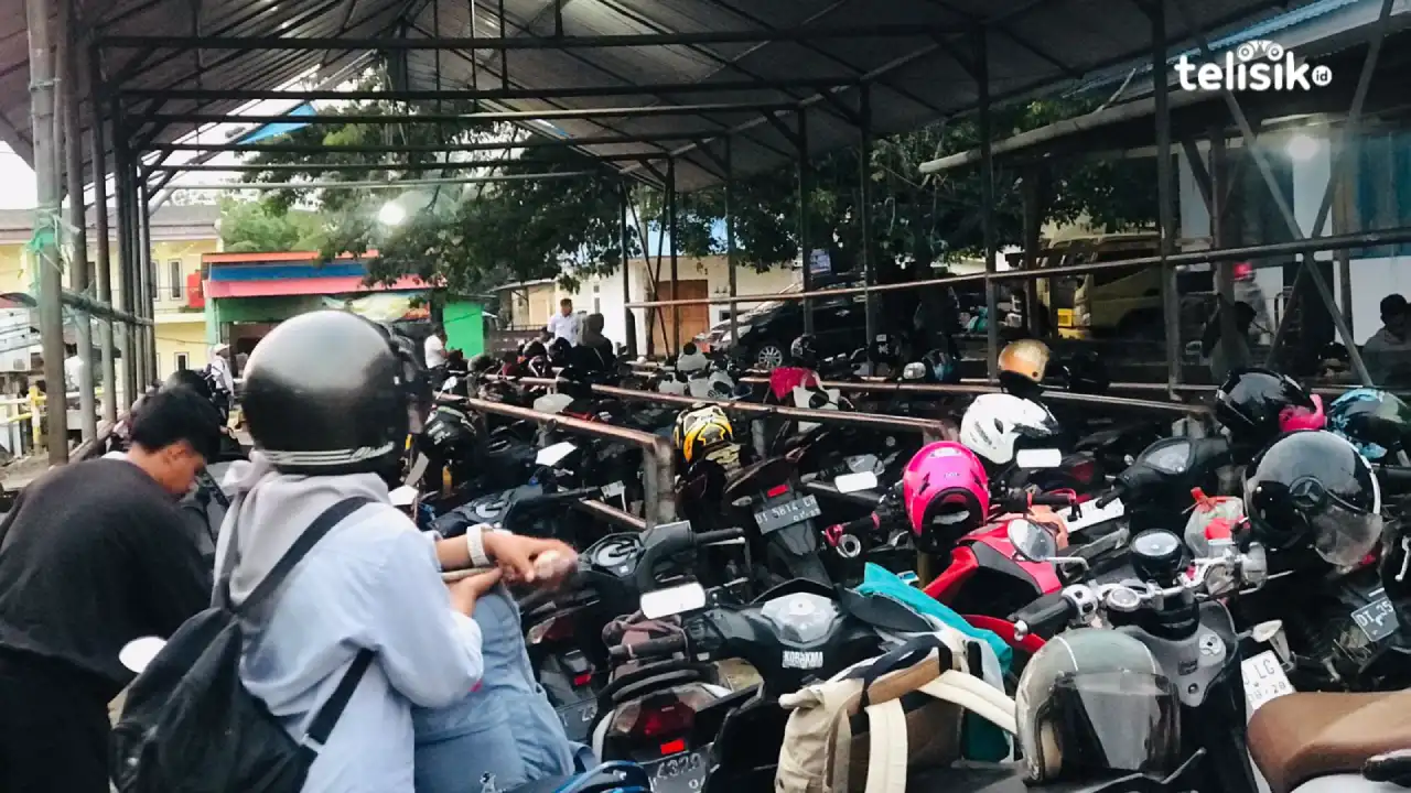 Arus Balik Usai Pemilu, Penumpang Feri Membludak hingga Nginap di Pelabuhan