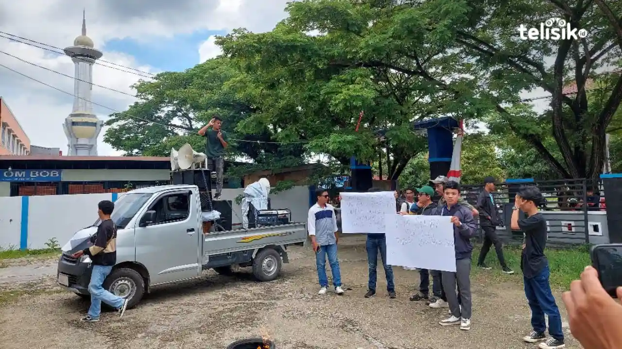 Diduga Selewengkan Anggaran, Massa Tuntut Ketua KONI Sulawesi Tenggara Diganti