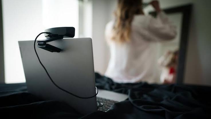 Kendari Undercover: Bukan di Hotel, Wanita Cantik Ini Layani Pelanggan Lewat VCS