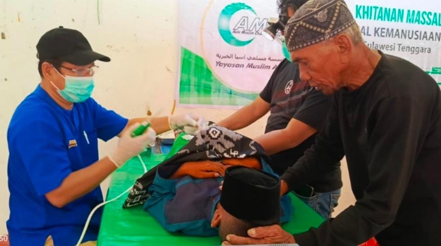 LA Center Bersama AMCF Sulawesi Tenggara Gelar Baksos di Muna Barat
