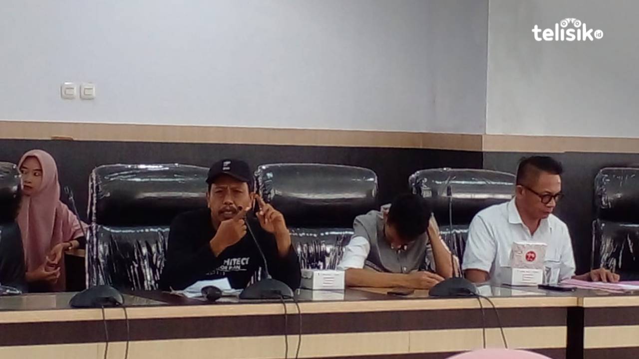 Mengadu ke DPRD, Warga Griya Asri Cendana Minta Fungsi Jalan Dikembalikan