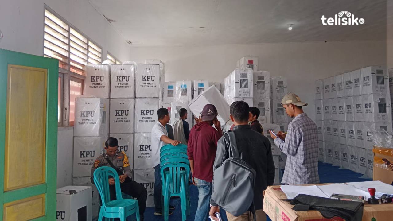PPK Pasarwajo Distribusi 635 Kotak Suara, Ketua PPK Jamin Selesai Hari ini