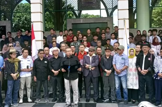 Ramai Akademisi Kampus Kritik Jokowi: Tidak Manfaatkan Institusi Kepresidenan Buat Keluarga
