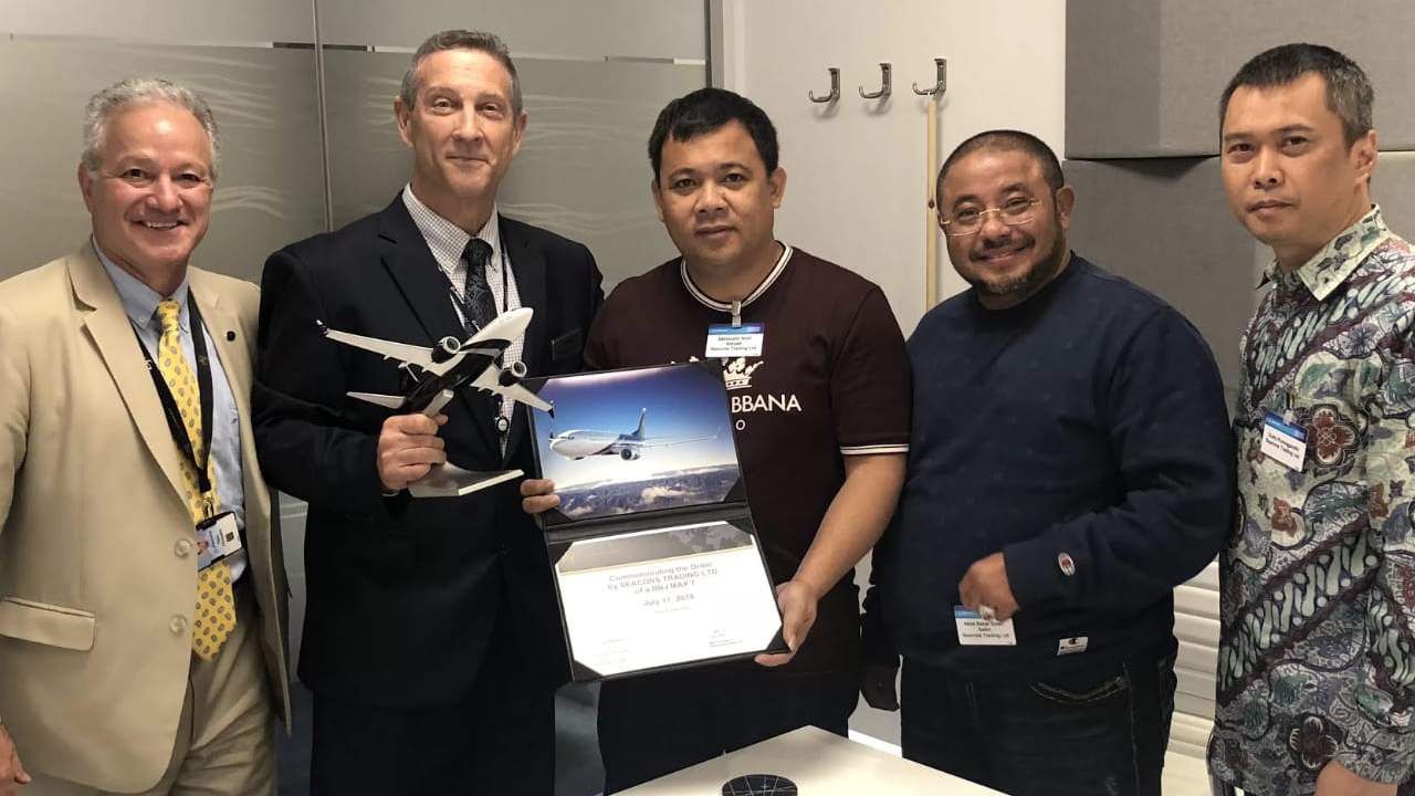 Viral, Crazy Rich Haji Isam Pakai Kaos Oblong Beli Pesawat Boeing Rp 1,5 Triliun