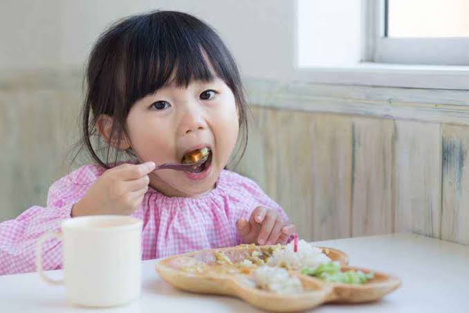3 Rekomendasi Menu Makanan Agar Anak Cepat Bicara