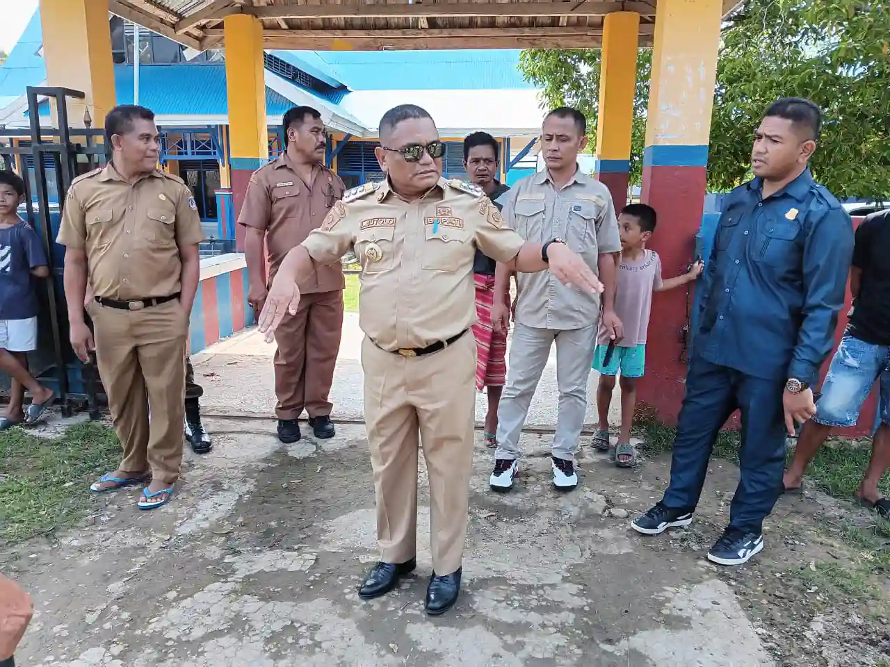 Atasi Banjir di SMPN 1 Napano Kusambi, Pemda Muna Barat Bangun Saluran Air