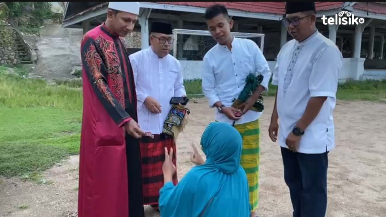 Bakal Calon Bupati Buton Ini Borong Dagangan Wanita Disabilitas