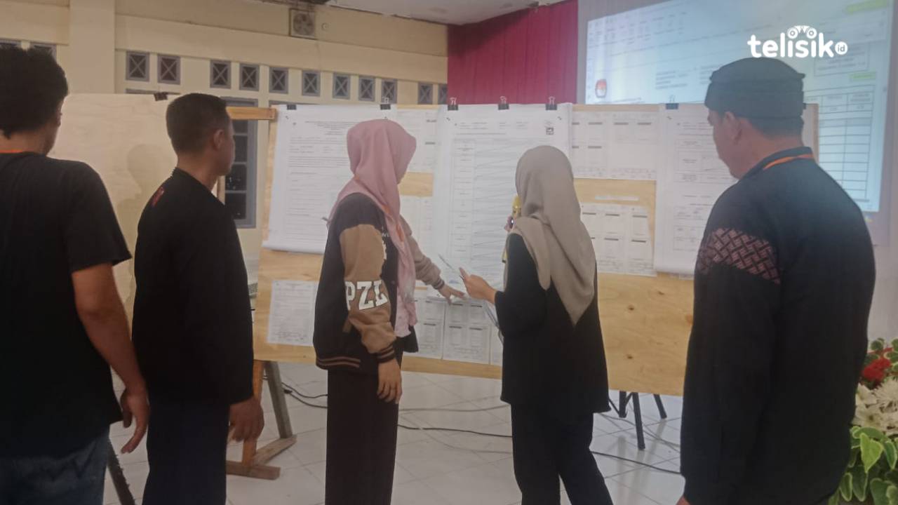 Banyak Selisih Data, Ketua KPU Buton Minta PPK Pasarwajo Buka C Plano