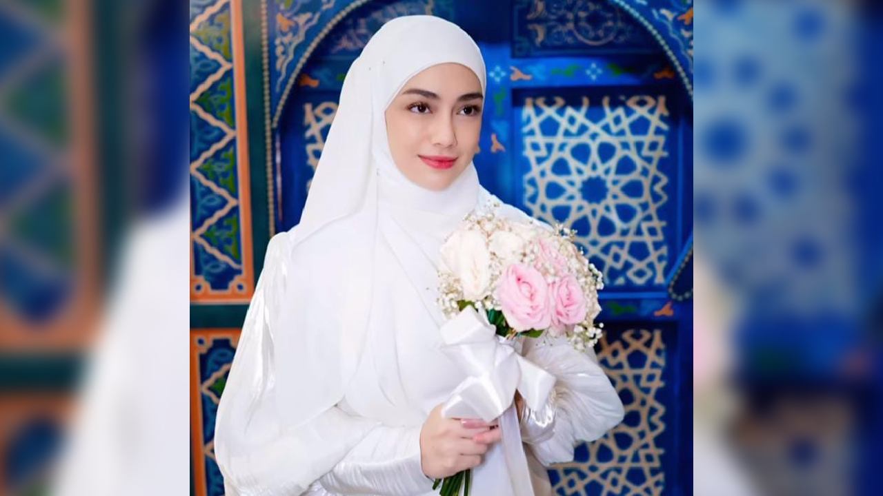 Ikut Kajian Hanan Attaki dan Berpakaian Muslimah, Celine Evangelista Didoakan Mualaf