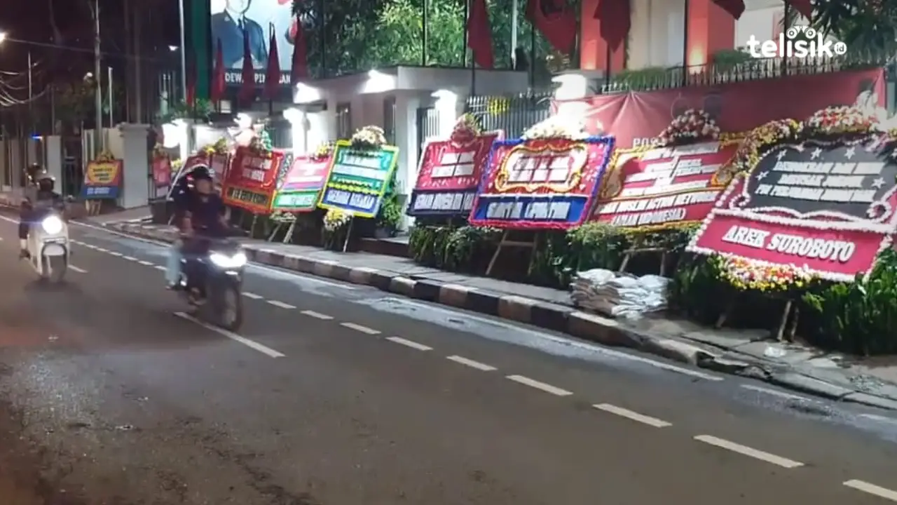 JK Yakin Parpol Pengusung Hak Angket Solid, Kantor PDIP Ramai Karangan Bunga Dukungan