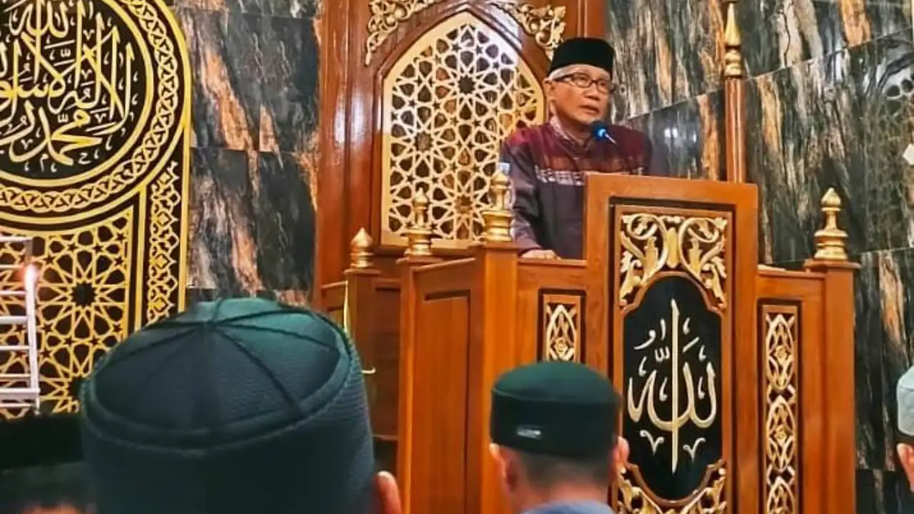 Lukman Abunawas Ceramah Ramadan di Masjid Miftahun Ni'ma Konawe Selatan