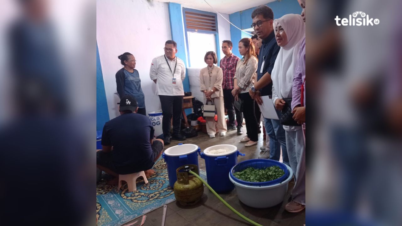 Posko Banjir Siapkan Hampir Seribu Porsi Buka Puasa dan Sahur