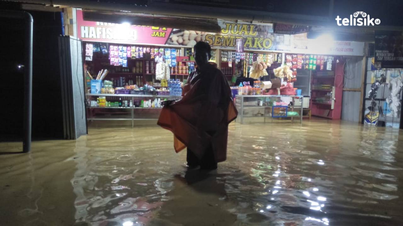 Ratusan Rumah Warga Tergenang Banjir Setinggi Pinggang
