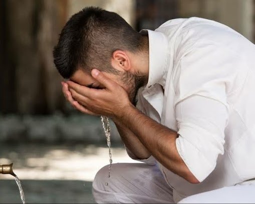 Selain Syarat Sah Salat, Ini Alasan Kita Diperintahkan Berwudhu