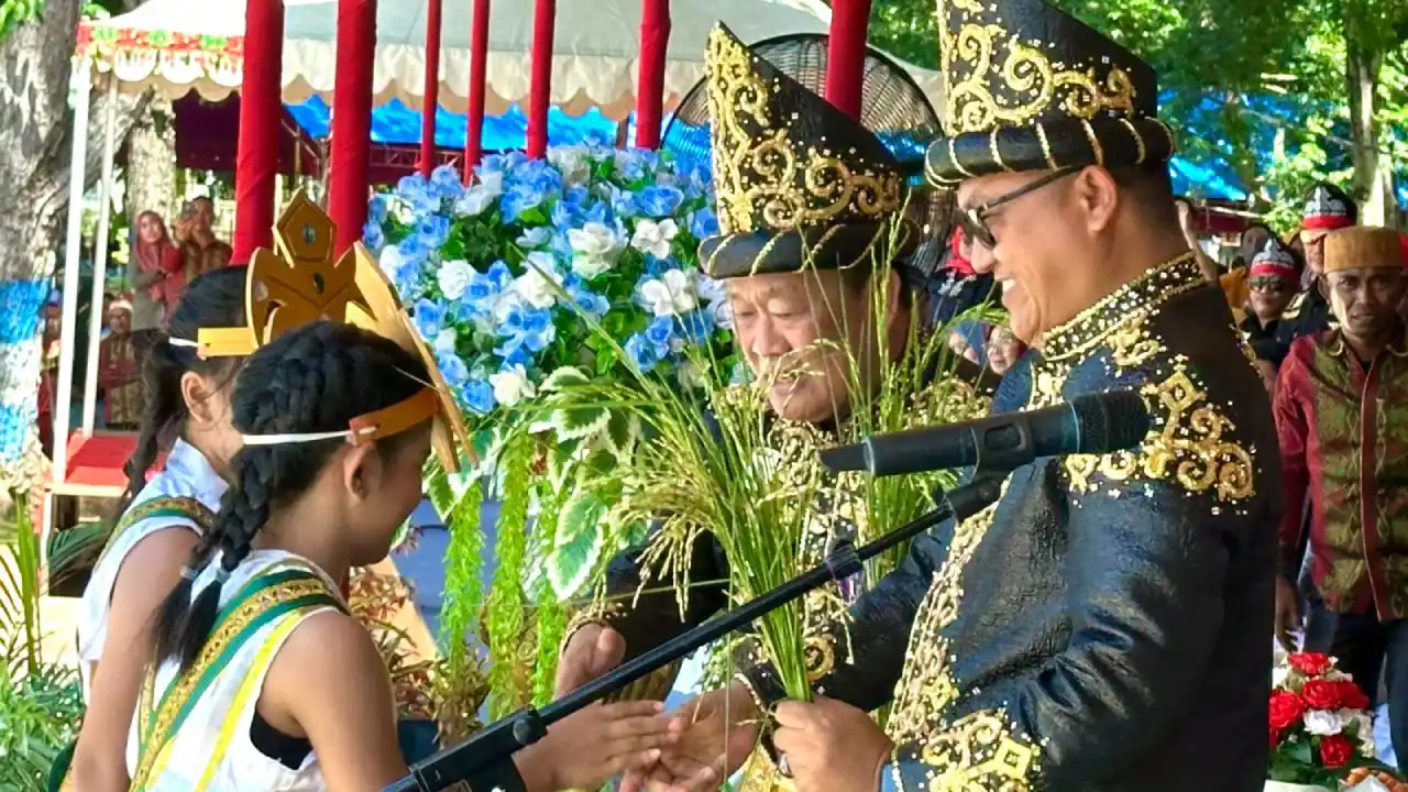 Tari Kolosal Warnai Puncak Perayaan HUT Konawe ke-64