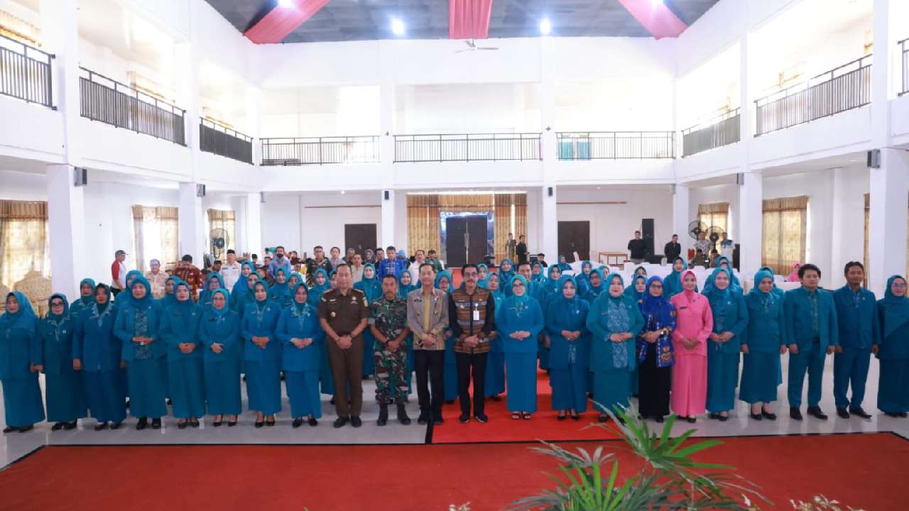 Untuk Tingkatkan Kesejahteraan Keluarga Lokal, Pemda Bombana Kukuhkan PKK