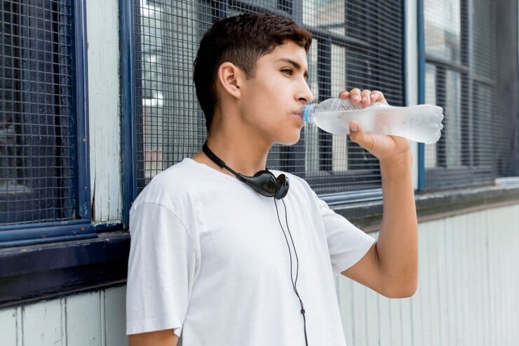 12 Dampak Buruk Kurang Minum Air Putih Bagi Kesehatan