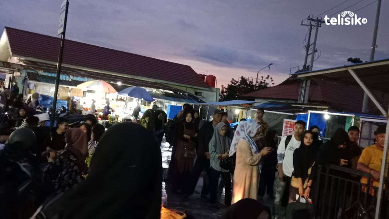 Antrean Mengular di Pelabuhan Kapal Malam Raha-Wanci, Pemudik Rela Datang Subuh