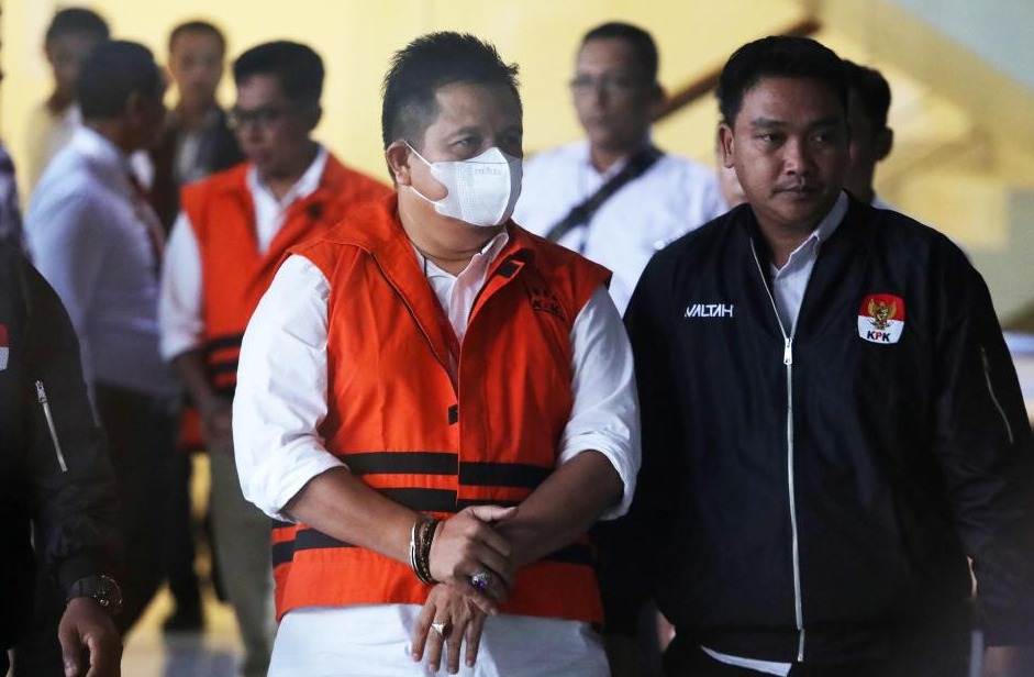 Bupati Muna Rusman Emba Dituntut 3,5 Tahun Penjara dan Denda Rp 250 Juta