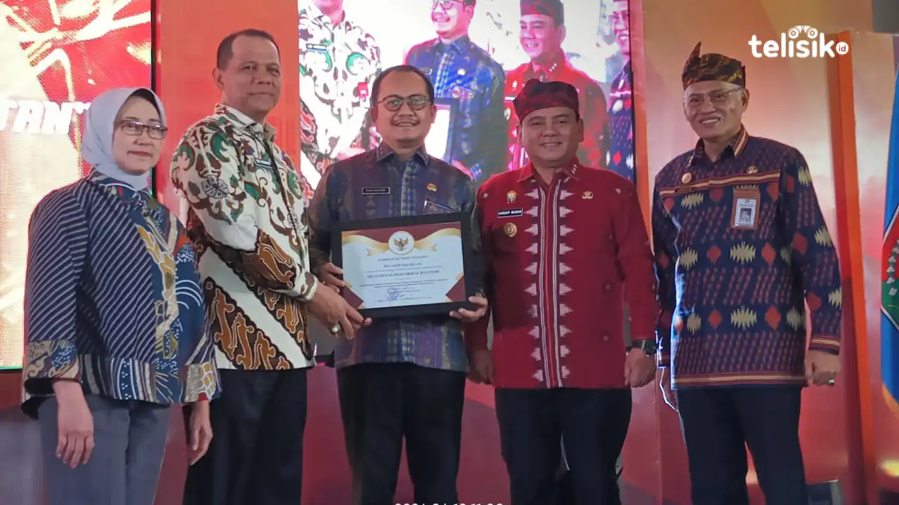 Dinas Penanaman Modal dan PTSP Sulawesi Tenggara Raih Peringkat Pertama Perencana Terbaik