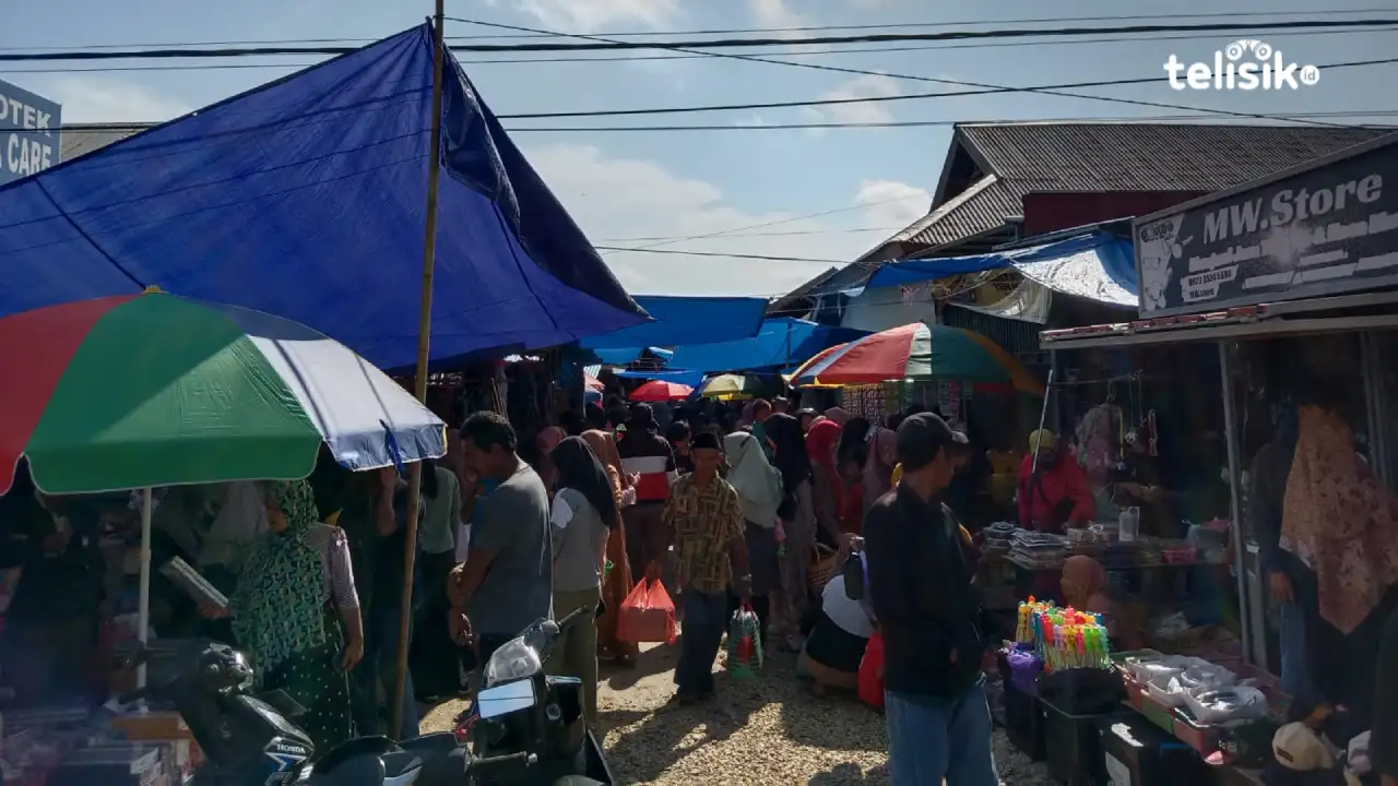 Empat Hari Jelang Hari Raya Idul Fitri, Pasar Tradisional Diserbu Ribuan Pengunjung