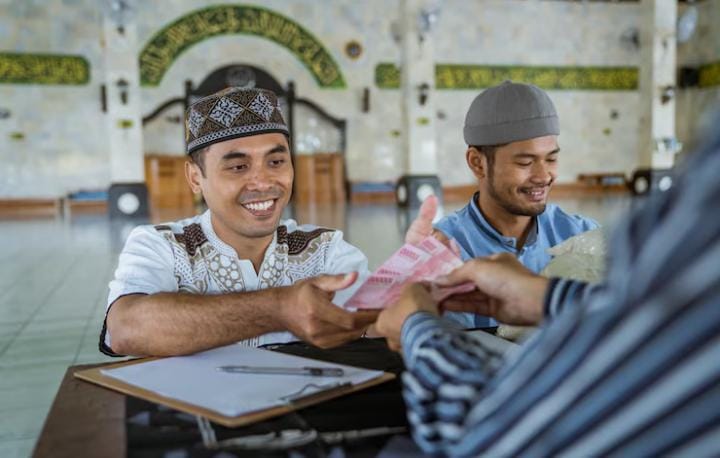 Kapan Waktu Terbaik Bayar Zakat Fitrah? Simak Penjelasannya