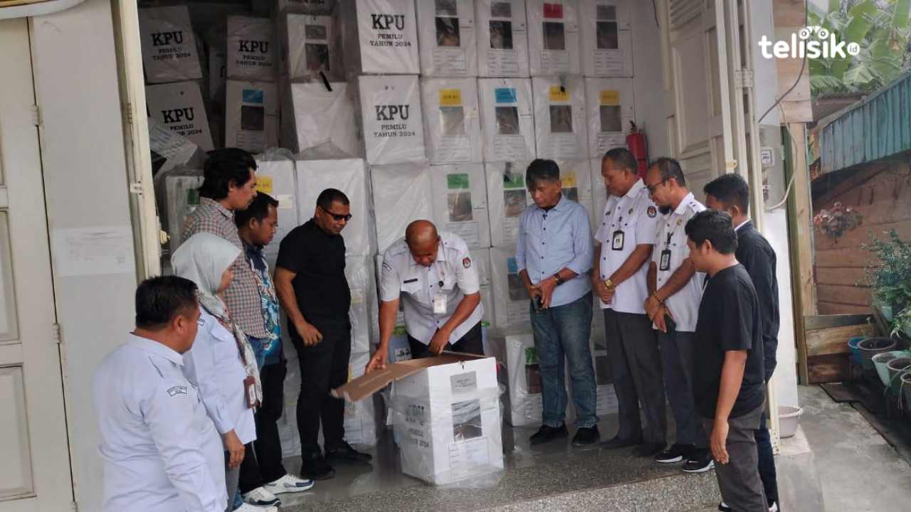 KPU Muna Buka Tiga Kotak Suara untuk Hadapi Gugatan Caleg Demokrat di MK
