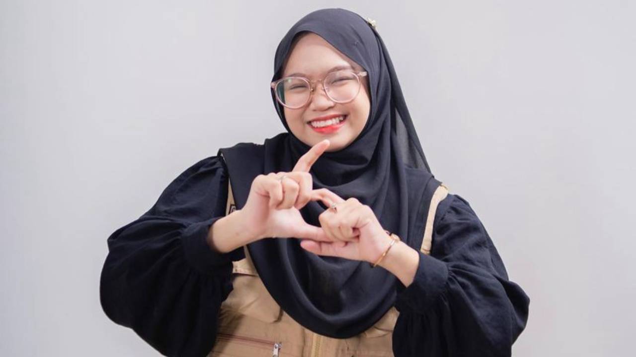 Mahasiswi UHO Berhasil Raih Program IISMA di Barcelona, Spanyol