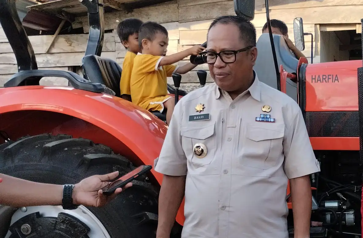 Masih Diinginkan Rakyat Bahri Mantan Pj Bupati Muna Barat Resmi Didaftarkan Balon Bupati di PDIP