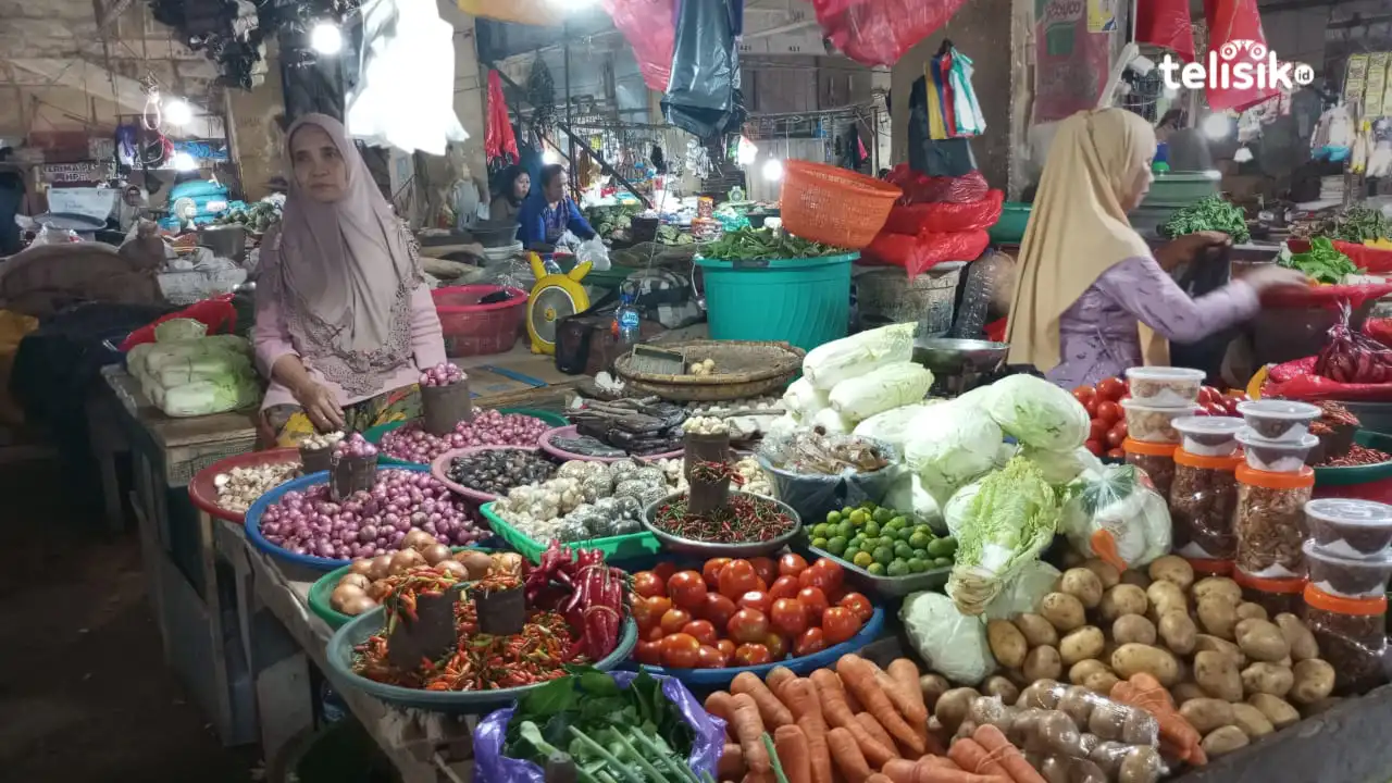 Pasca Lebaran Harga Bawang dan Tomat Meroket