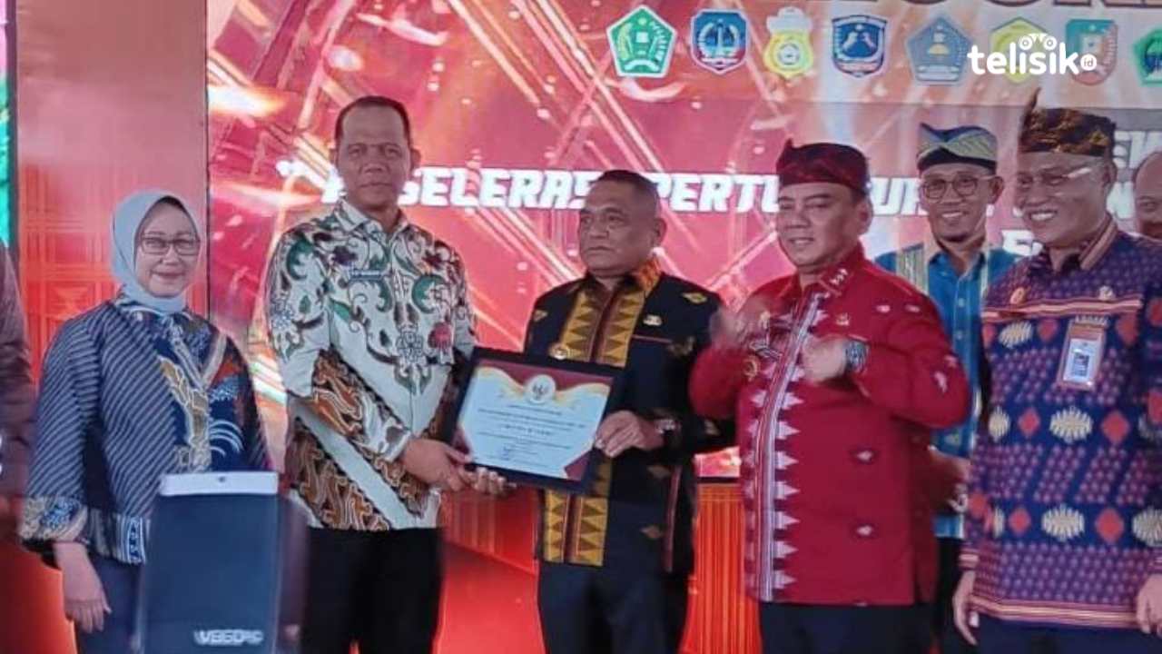 Pemda Muna Barat Raih Terbaik Kedua Kategori Pembangunan Daerah