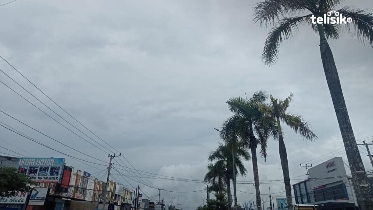 Prakiraan Cuaca BMKG Kendari Diguyur Hujan Ringan hingga Lebat