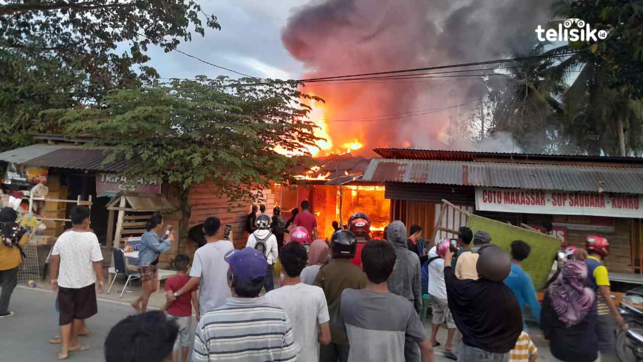 Rumah Mantan Polisi Ludes Dilalap Si Jago Merah di Ranomeeto Konawe Selatan