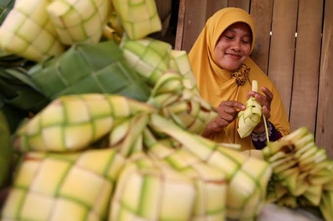 Sejarah Ketupat: Makna dan Hubungan Penyebaran Islam di Nusantara