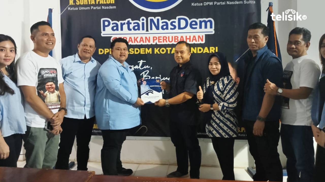 Yudhianto Mahardika Kembalikan Berkas Pendaftaran Dikawal Ratusan Relawan