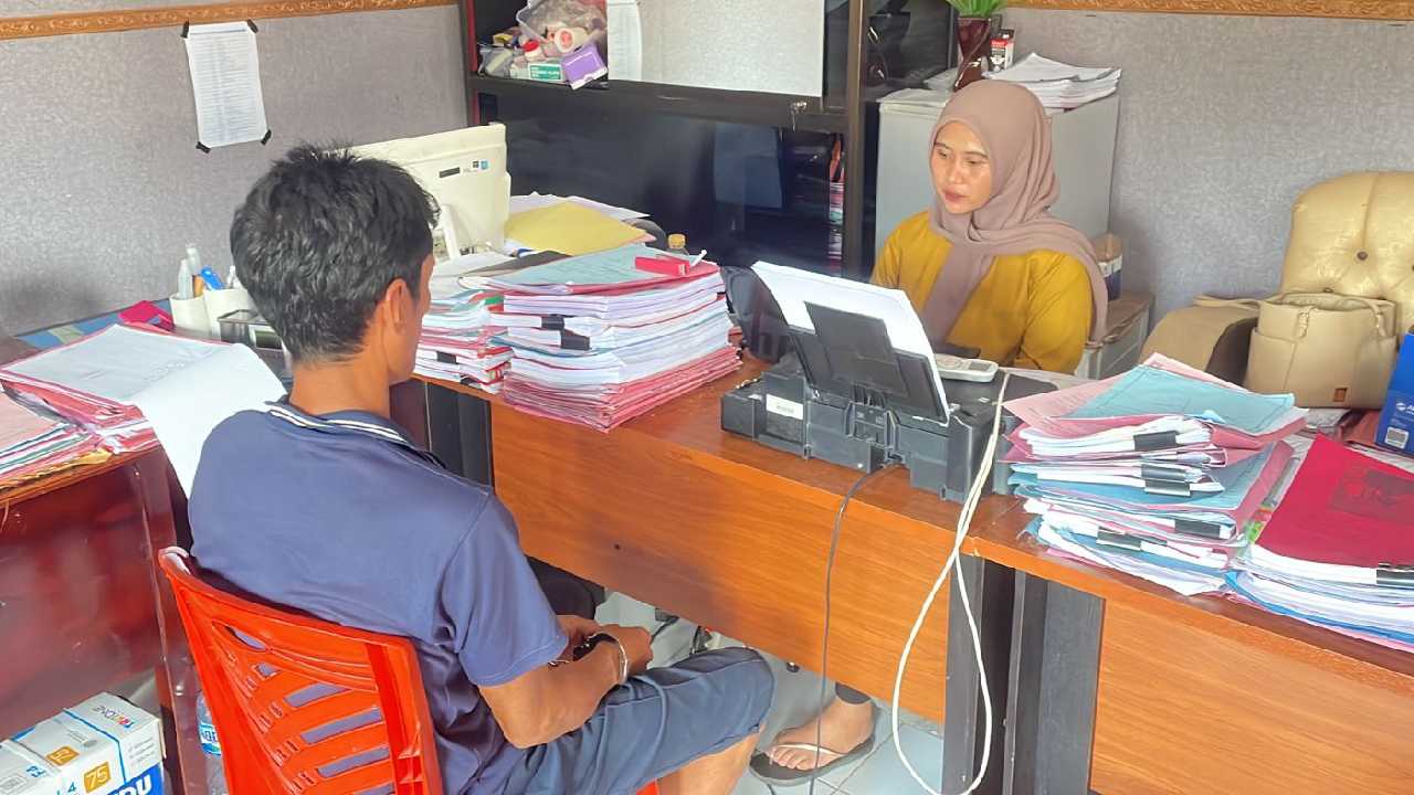 Ayah Hamili Anak Kandung Serahkan Diri ke Polisi