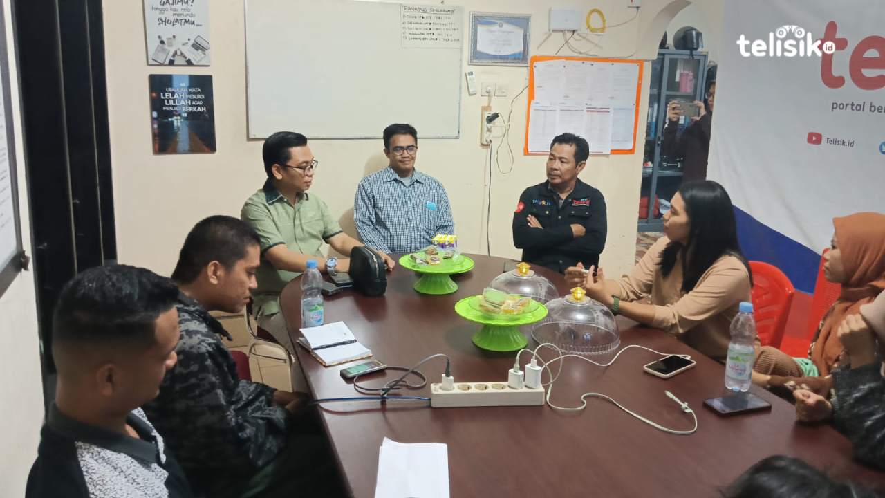 Balon Gubernur Sulawesi Tenggara Dr Bahtiar Berkunjung ke Kantor Telisik
