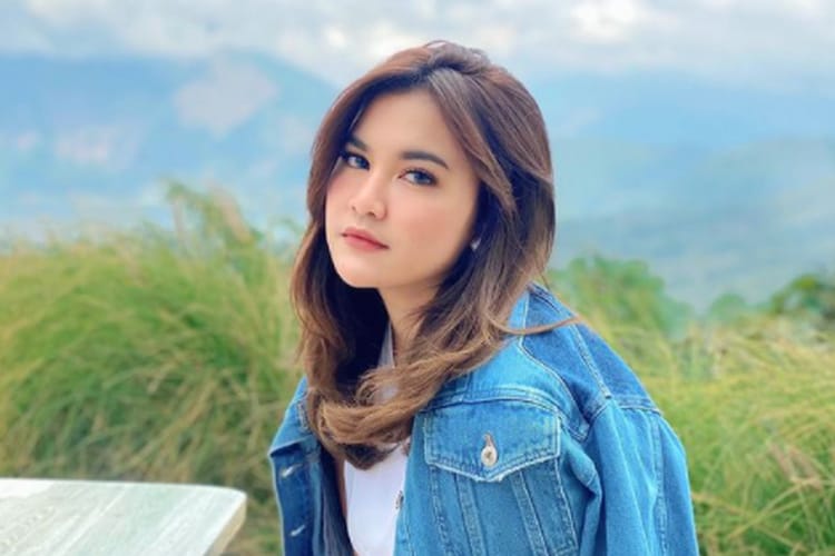 Deretan Artis Cantik Putuskan Mualaf karena Menikah, Terbaru Mahalini