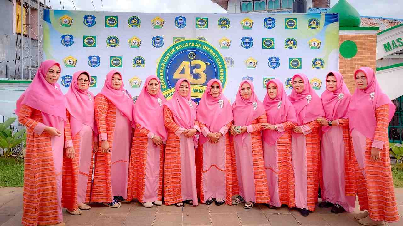 Grub Majelis Taklim Kekar Wanse Kendari, Mengguncang Panggung HUT BKMT di Wakatobi