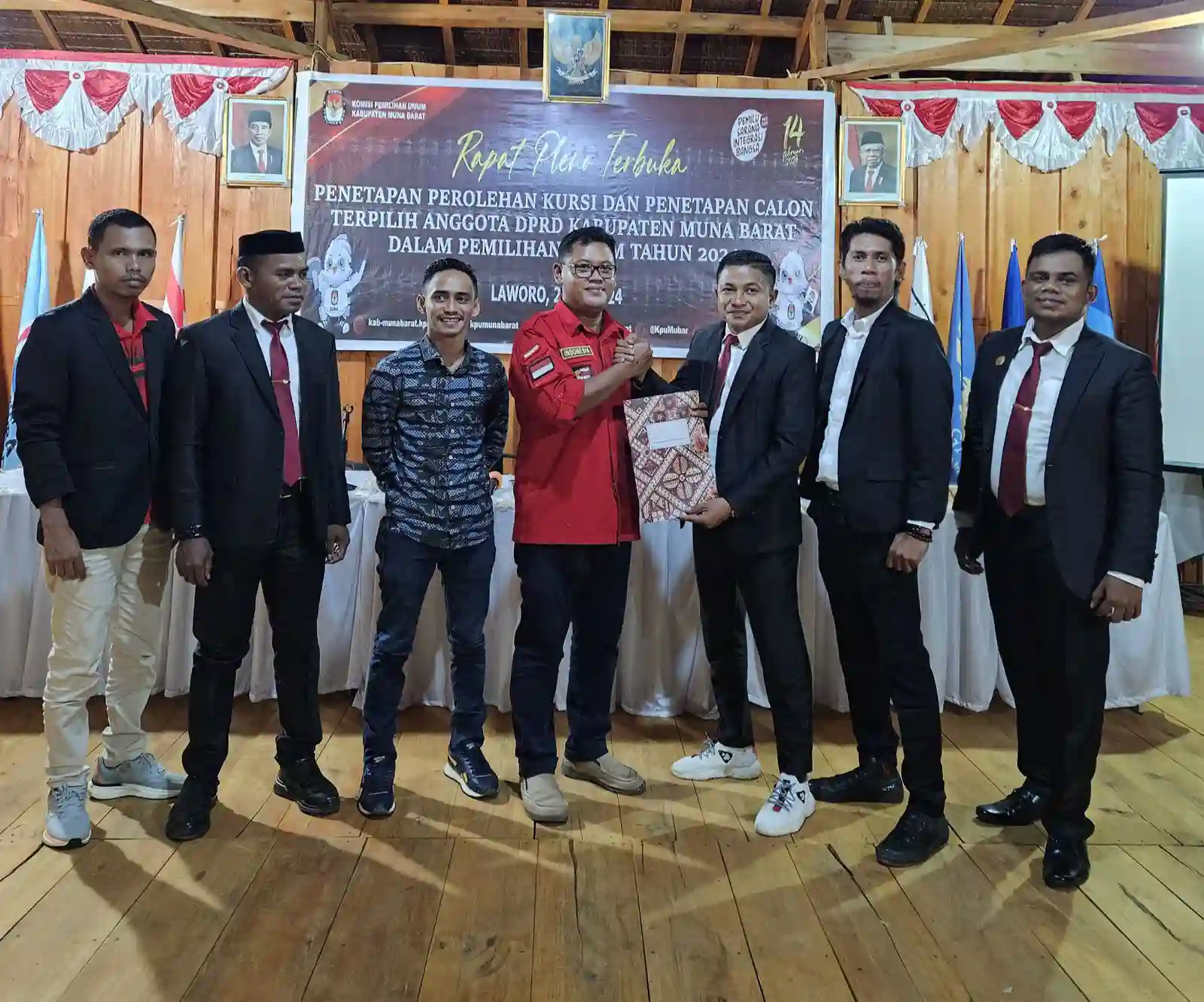 KPU Muna Barat Tetapkan 20 Anggota DPRD Terpilih Periode 2024-2029