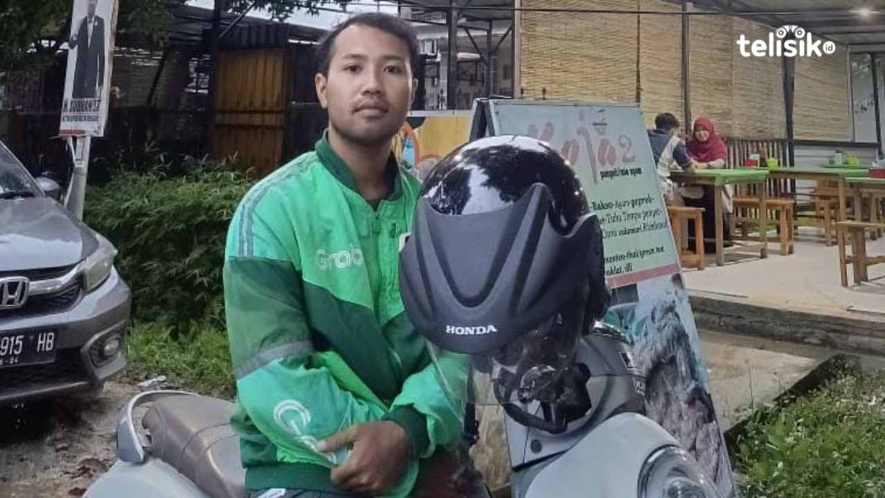 Lewat Driver Ojol, Mahasiswa UHO Kendari Ini Biayai Keluarga dan Kuliah