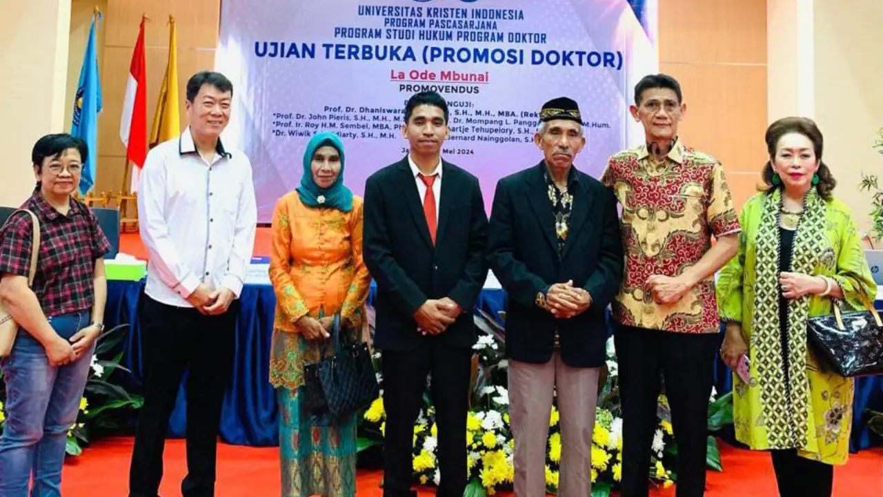 Pemuda Anak Petani dari Muna Barat Ini Raih Gelar Doktor di Usia 27 Tahun