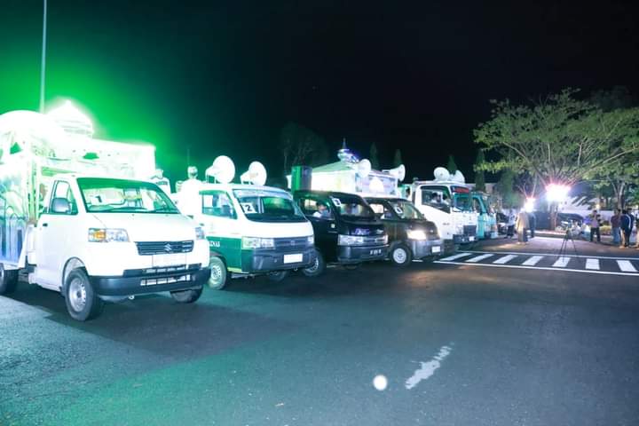 Pj Bupati Bombana Edy Suharmanto Lepas Rombongan Pawai Takbiran di Malam Idul Fitri