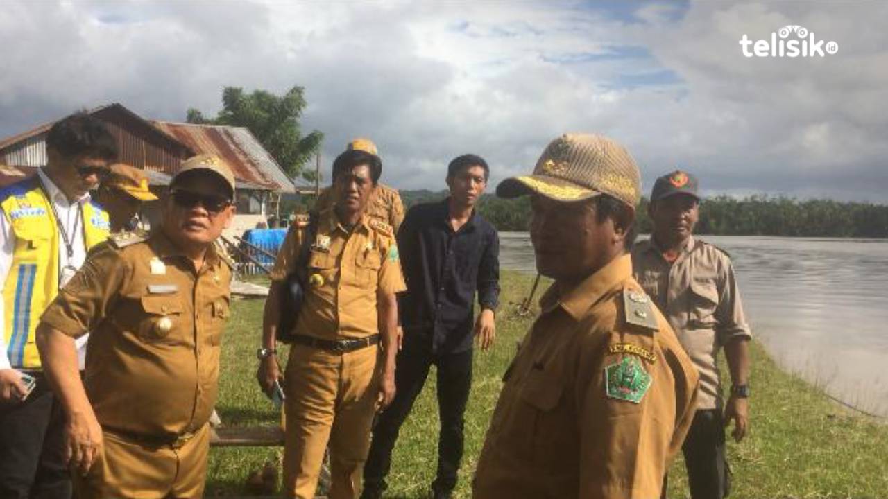 Pj Bupati Konawe Disambut Hangat Masyarakat Desa Muara Sampara