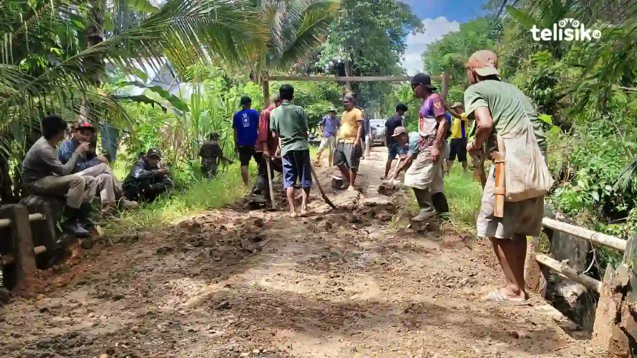 Sejumlah Warga di Kolaka Timur Blokir Jalan, Protes Tambang Ilegal