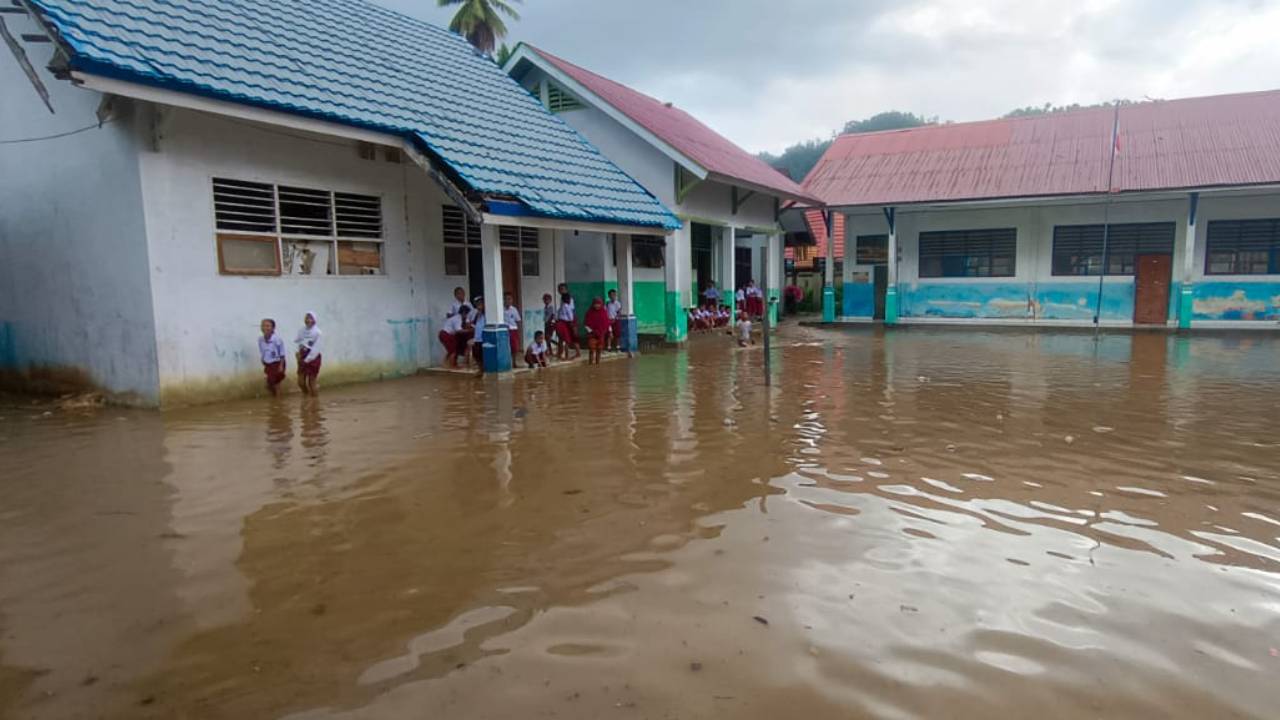 Sekolah Dasar di Buton Terendam Banjir, Sudah Seminggu Siswa Terpaksa Diliburkan