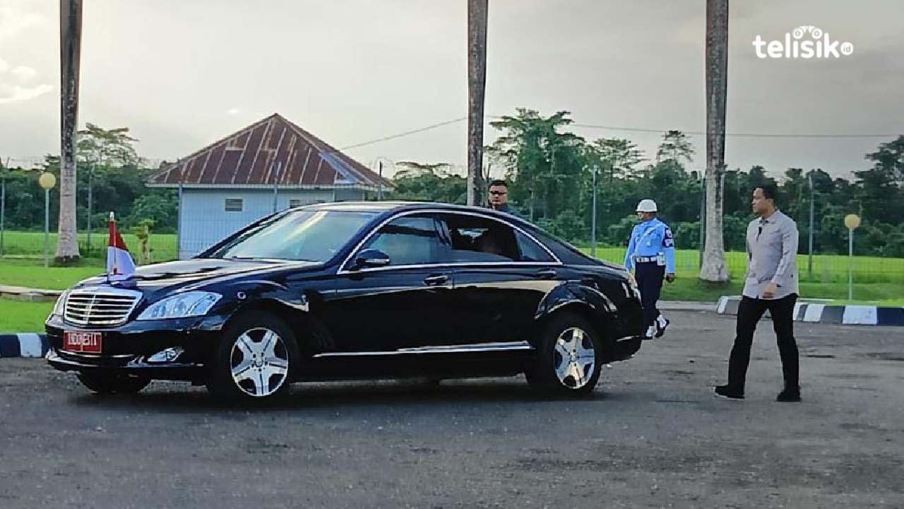 Spesifikasi Mobil Digunakan Presiden Jokowi Kunjungan Kerja, Bisa Jalan Meski Ban Kempes dan Tahan Ledakan