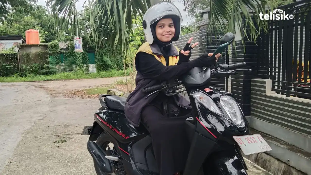Wa Ode Meilani Driver Ojol Perempuan di Kota Kendari, Terima Orderan hingga Larut Malam